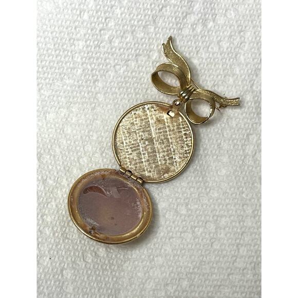 Vintage Brooch Locket Unforgettable Perfume Vt Avon Costume Jewelry Pin AU05 - Picture 4 of 5